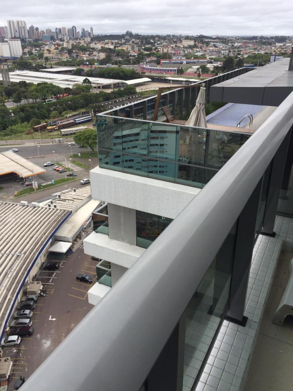 Estudio Moderno Com Linda Vista Para A Serra Curitiba Exterior photo